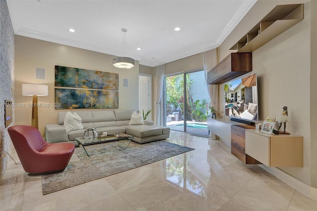 1529 Shoreline Way 1529, Hollywood, FL 33019