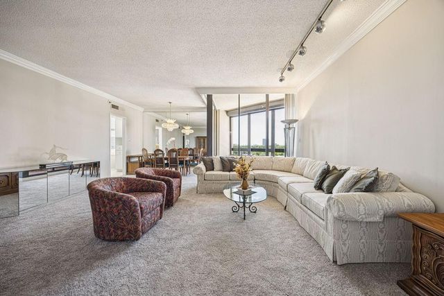 5555 Del Monte Drive 704, Houston, TX 77056