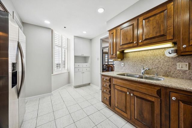 5555 Del Monte Drive 704, Houston, TX 77056