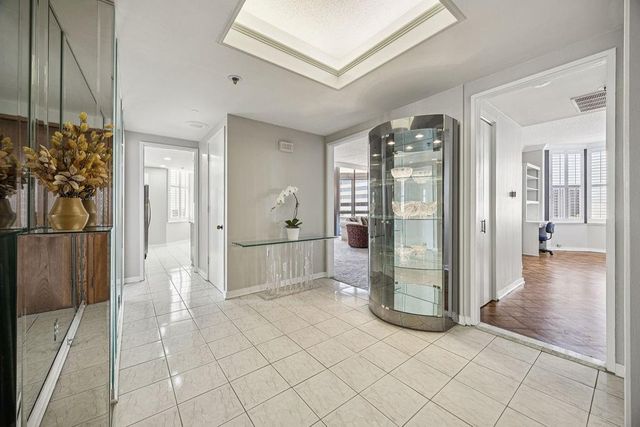 5555 Del Monte Drive 704, Houston, TX 77056