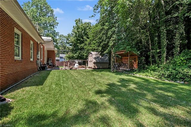 305 Hilltop Drive, Lexington, NC 27292