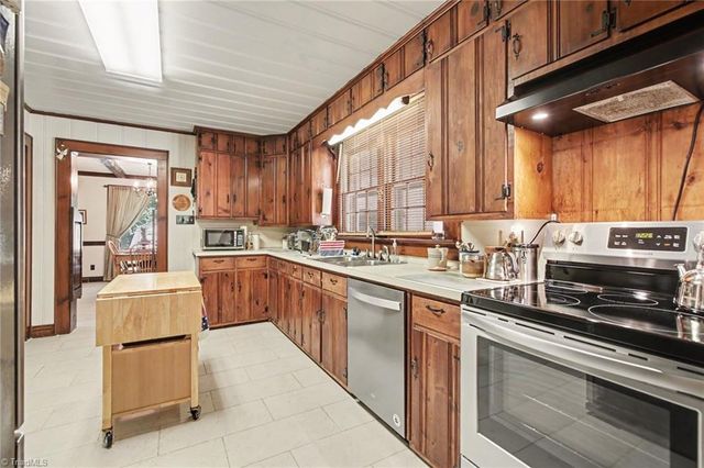 305 Hilltop Drive, Lexington, NC 27292