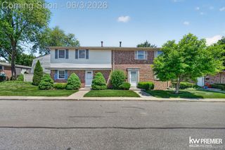 955 Kirts Boulevard, Troy, MI 48084