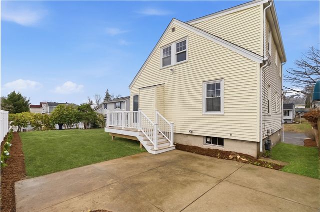 377 England Street, Cumberland, RI 02864