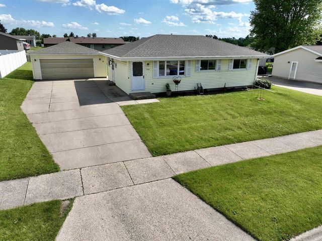 739 Roosevelt Avenue, Janesville, WI 53546