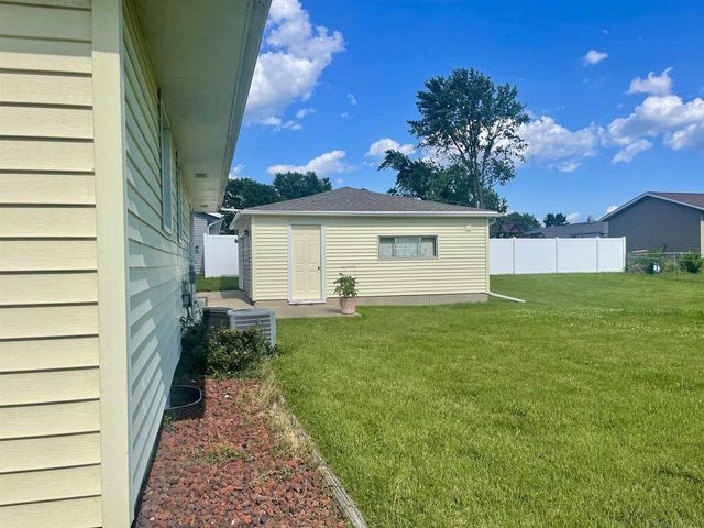739 Roosevelt Avenue, Janesville, WI 53546