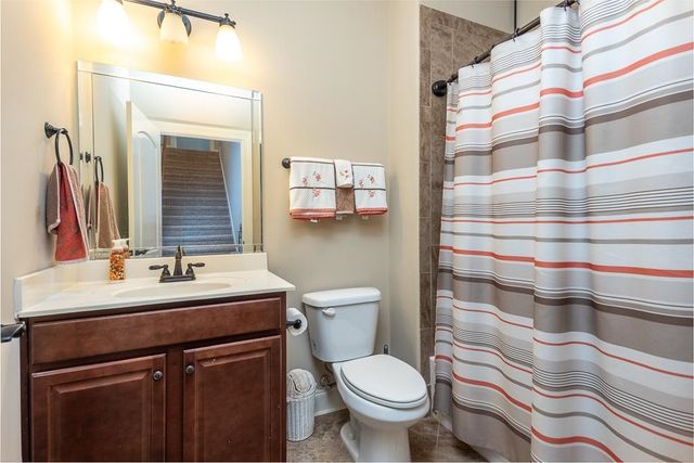 4732 HUNTERS GLADE LN, Bartlett, TN 38002