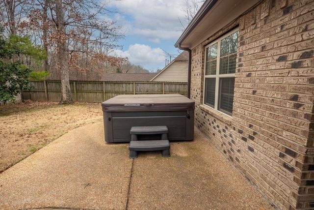 4732 HUNTERS GLADE LN, Bartlett, TN 38002