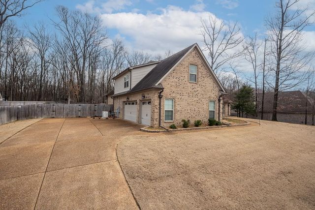 4732 HUNTERS GLADE LN, Bartlett, TN 38002