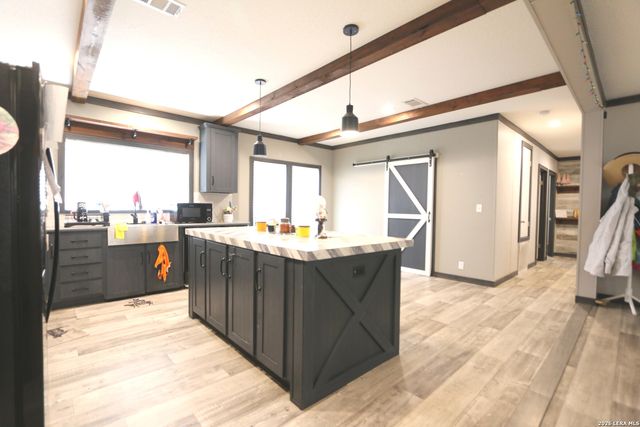7510 Pittman Road, Adkins, TX 78101