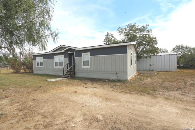 7510 Pittman Road, Adkins, TX 78101
