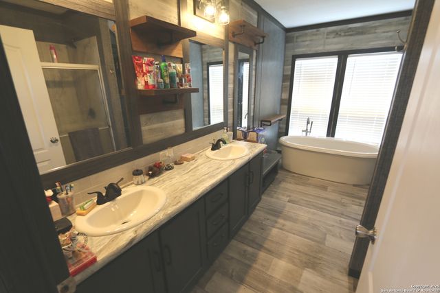 7510 Pittman Road, Adkins, TX 78101