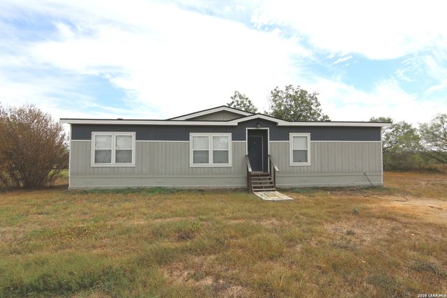 7510 Pittman Road, Adkins, TX 78101