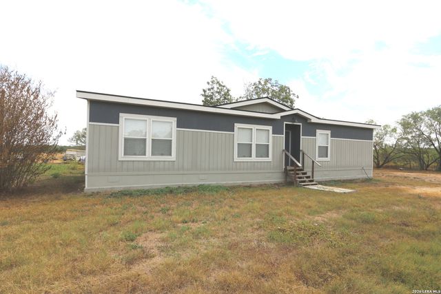 7510 Pittman Road, Adkins, TX 78101
