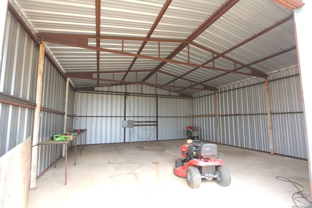 7510 Pittman Road, Adkins, TX 78101