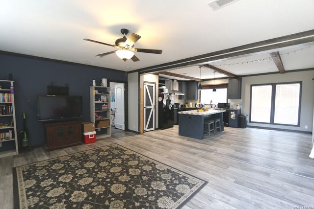 7510 Pittman Road, Adkins, TX 78101
