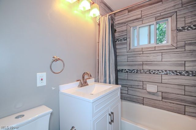26200 Parklane Drive, Euclid, OH 44132