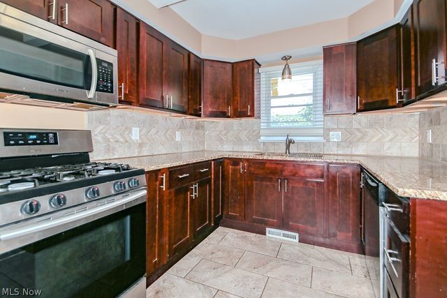 26200 Parklane Drive, Euclid, OH 44132