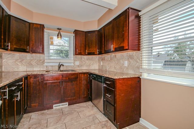 26200 Parklane Drive, Euclid, OH 44132