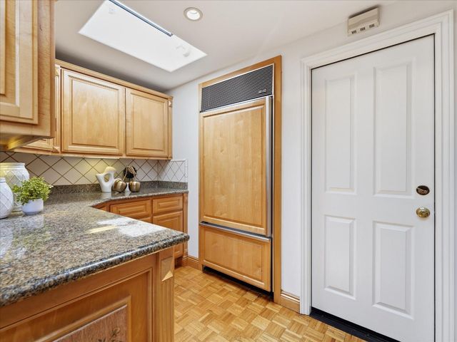 327 Hawthorne Avenue, Los Altos, CA 94022
