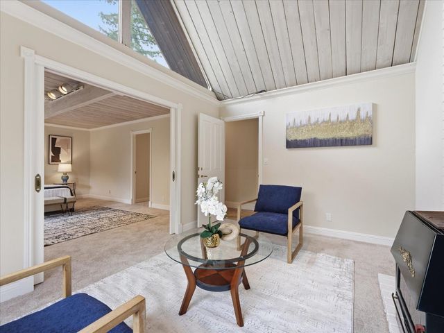 327 Hawthorne Avenue, Los Altos, CA 94022