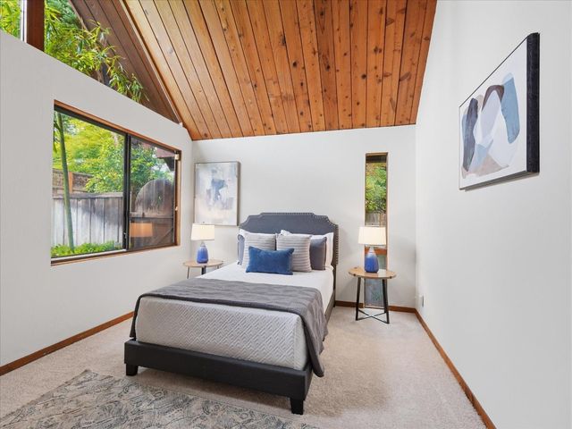 327 Hawthorne Avenue, Los Altos, CA 94022