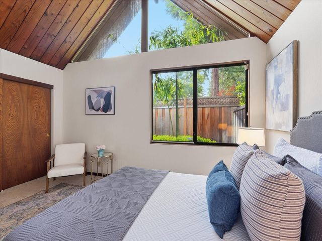 327 Hawthorne Avenue, Los Altos, CA 94022