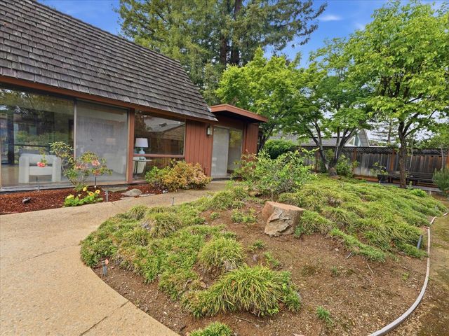 327 Hawthorne Avenue, Los Altos, CA 94022