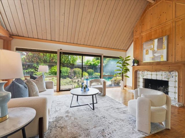 327 Hawthorne Avenue, Los Altos, CA 94022