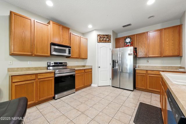 529 AMBERWOOD Court, Orange Park, FL 32065