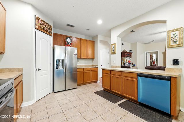 529 AMBERWOOD Court, Orange Park, FL 32065