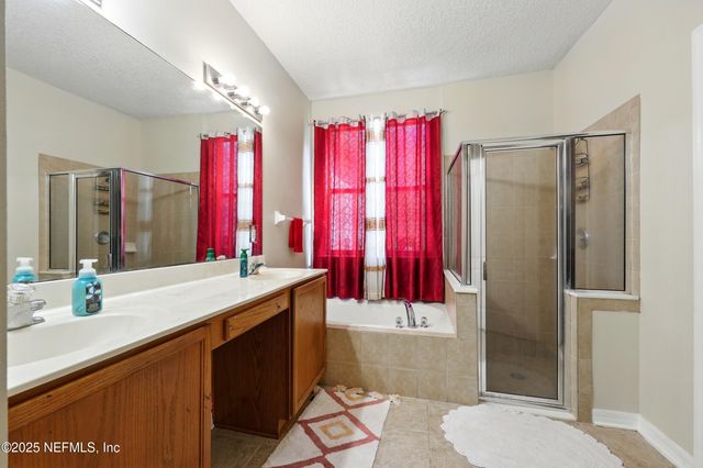 529 AMBERWOOD Court, Orange Park, FL 32065