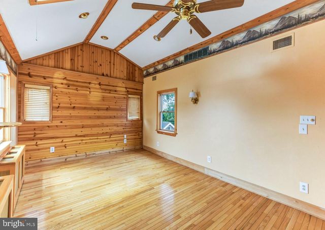 466 LOGAN AVE, Burlington, NJ 08016