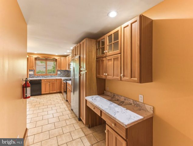 466 LOGAN AVE, Burlington, NJ 08016