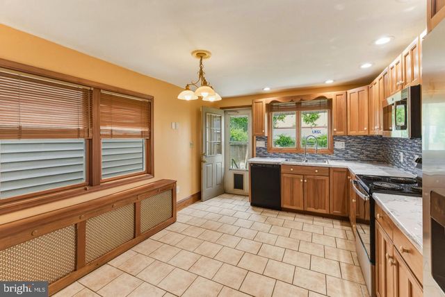 466 LOGAN AVE, Burlington, NJ 08016
