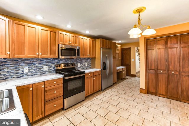 466 LOGAN AVE, Burlington, NJ 08016