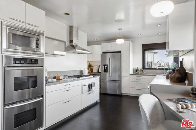 3654 Holboro Drive, Los Angeles, CA 90027