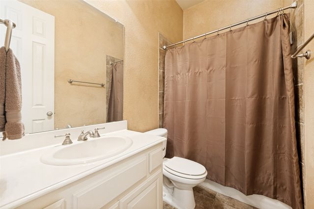 416 Mordred Lane, Lewisville, TX 75056
