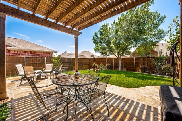 416 Mordred Lane, Lewisville, TX 75056