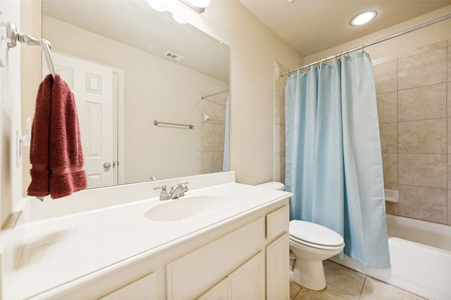 416 Mordred Lane, Lewisville, TX 75056
