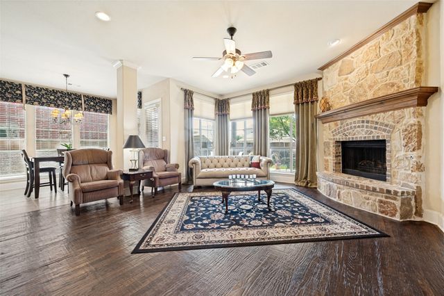 416 Mordred Lane, Lewisville, TX 75056