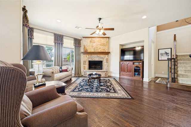 416 Mordred Lane, Lewisville, TX 75056