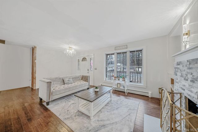 273 N Country Road, Miller Place, NY 11764