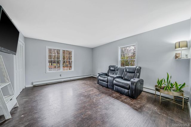 273 N Country Road, Miller Place, NY 11764