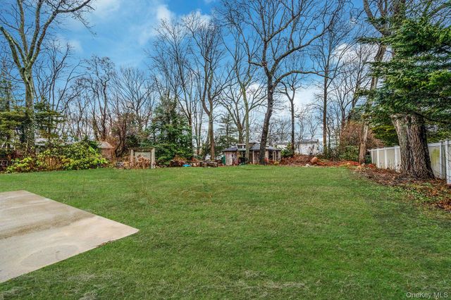 273 N Country Road, Miller Place, NY 11764