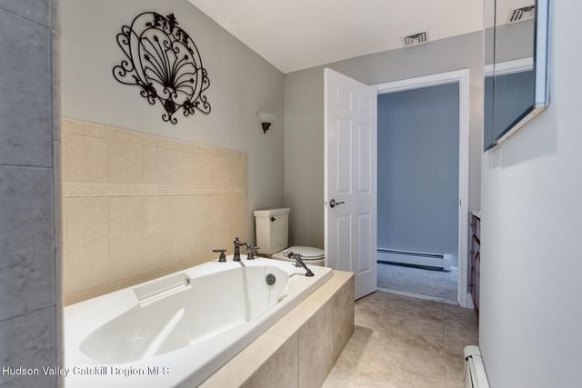 10 Rondout Harbor, Port Ewen, NY 12466