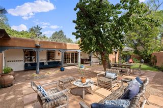 815 Camino Del Poniente, Santa Fe, NM 87505