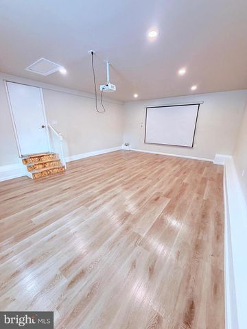 17 PEARSON DR, Newark, DE 19713