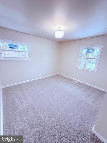 17 PEARSON DR, Newark, DE 19713