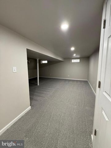 17 PEARSON DR, Newark, DE 19713